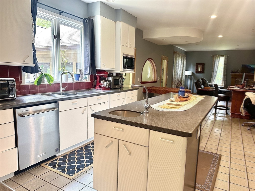 201 Main Street Williamsburg, MA 01039 - Photo 17 of 37