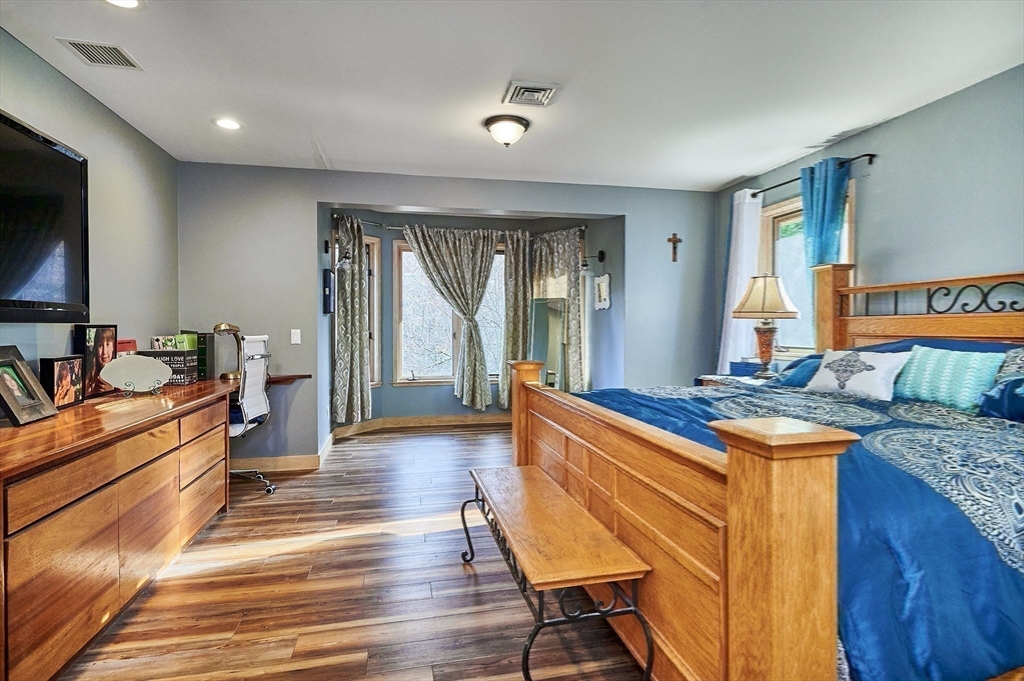 201 Main Street Williamsburg, MA 01039 - Photo 25 of 37