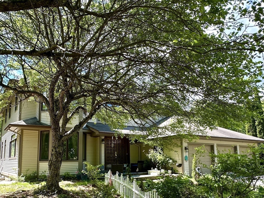 201 Main Street Williamsburg, MA 01039 - Photo 4 of 37