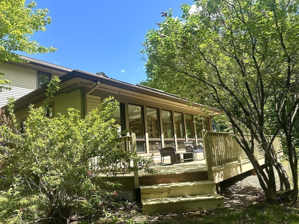 201 Main Street Williamsburg, MA 01039 - Photo 5 of 37