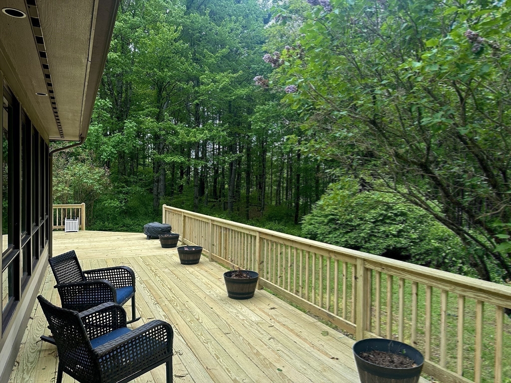 201 Main Street Williamsburg, MA 01039 - Photo 8 of 37