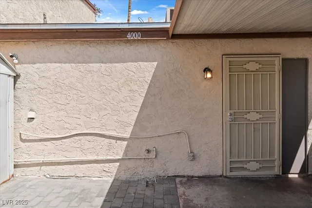 $900 | 4000 Visby Lane, Las Vegas, NV 89119