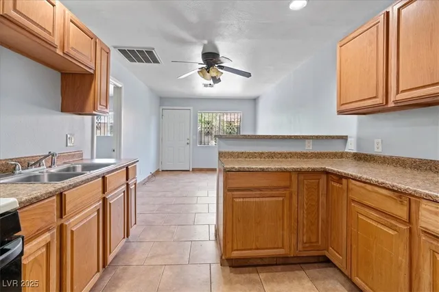 $900 | 4000 Visby Lane, Las Vegas, NV 89119