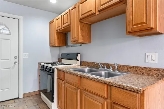 $900 | 4000 Visby Lane, Las Vegas, NV 89119