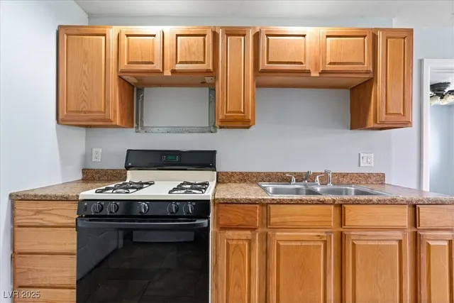 $900 | 4000 Visby Lane, Las Vegas, NV 89119