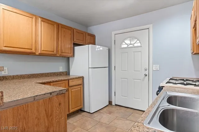 $900 | 4000 Visby Lane, Las Vegas, NV 89119