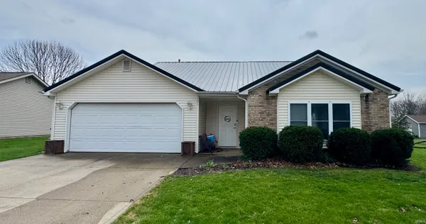 $179,900 | 101 West Dogwood Lane, Portland, IN 47371