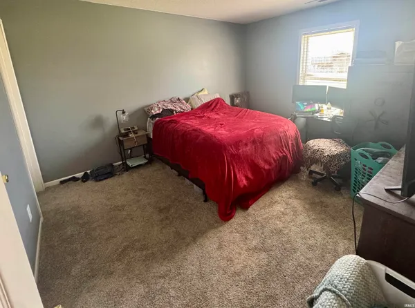 $179,900 | 101 West Dogwood Lane, Portland, IN 47371