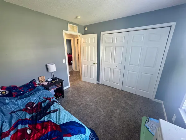 $179,900 | 101 West Dogwood Lane, Portland, IN 47371
