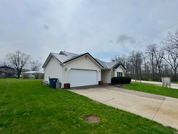 $179,900 | 101 West Dogwood Lane, Portland, IN 47371