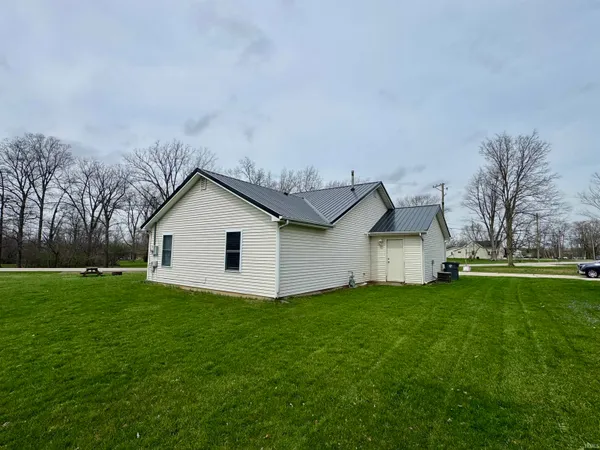$179,900 | 101 West Dogwood Lane, Portland, IN 47371