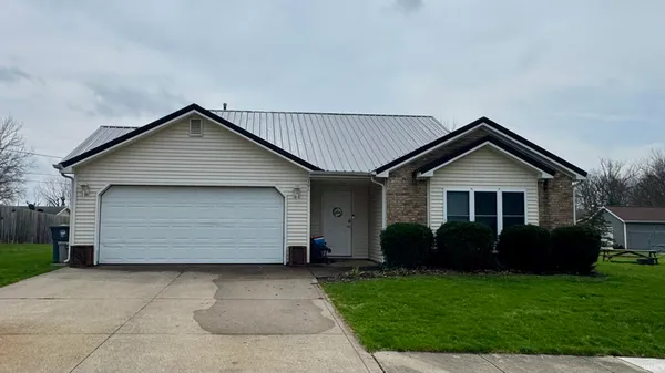 $179,900 | 101 West Dogwood Lane, Portland, IN 47371