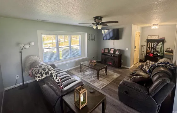 $179,900 | 101 West Dogwood Lane, Portland, IN 47371