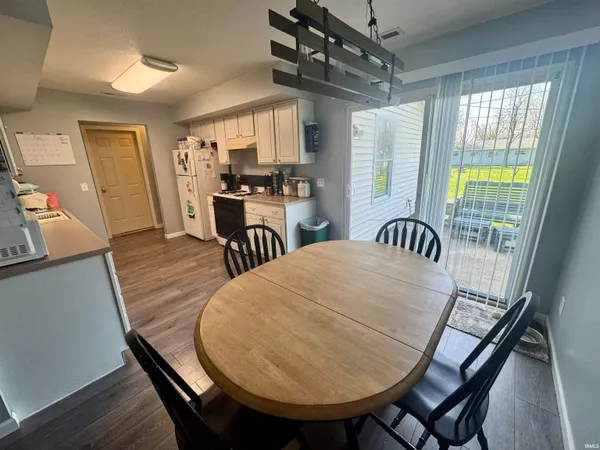 $179,900 | 101 West Dogwood Lane, Portland, IN 47371