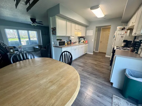 $179,900 | 101 West Dogwood Lane, Portland, IN 47371