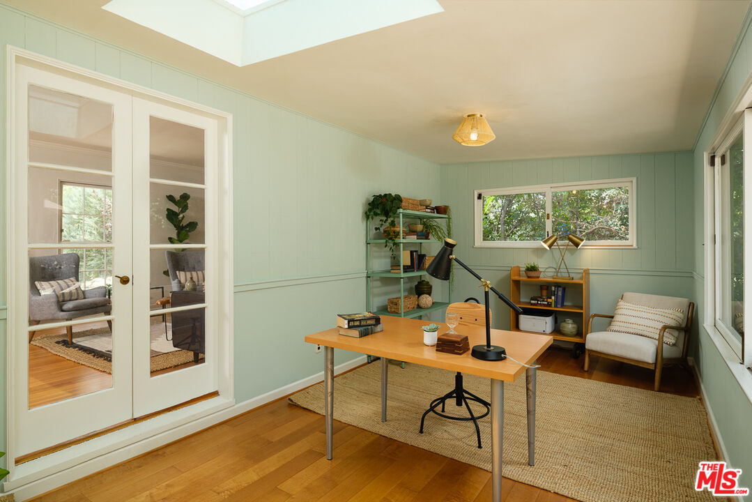 1422 Maple Street South Pasadena, CA 91030 - Photo 13 of 45 a workspace with furniture and a window
