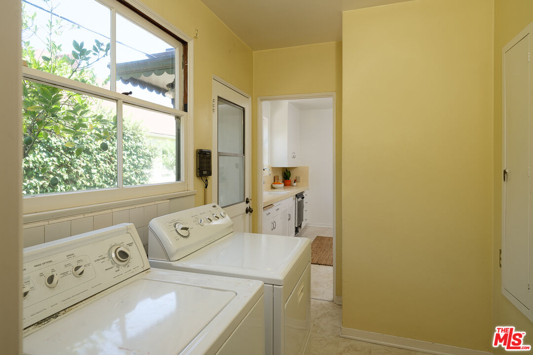 1422 Maple Street South Pasadena, CA 91030 - Photo 26 of 45 a utility room with dryer and washer
