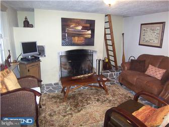 501 Locust Grove Road West Chester, PA 19382 - Photo 4 of 12 Family Room