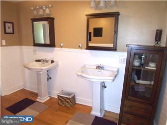 501 Locust Grove Road West Chester, PA 19382 - Photo 9 of 12 Bathroom