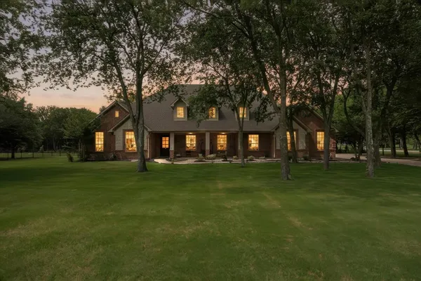 $625,000 | 126 Eastcreek Drive, Royse City, TX 75189