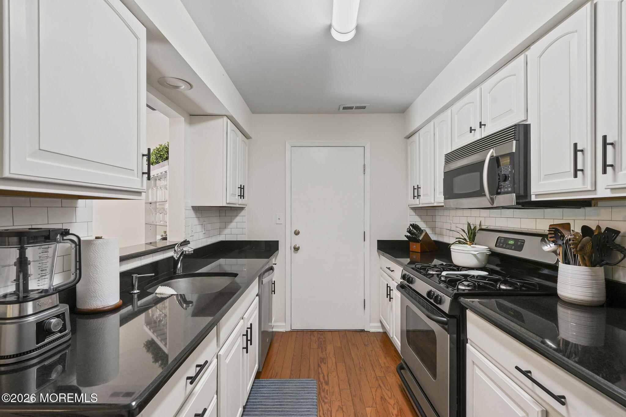 37 Racquet Road Wall, NJ 07719 - Photo 10 of 19 9-web-or-mls-DSC04937