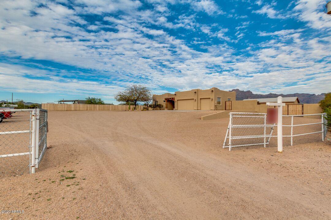 329 South Chaparral Road Apache Junction, AZ 85119 - Photo 1 of 29 C1