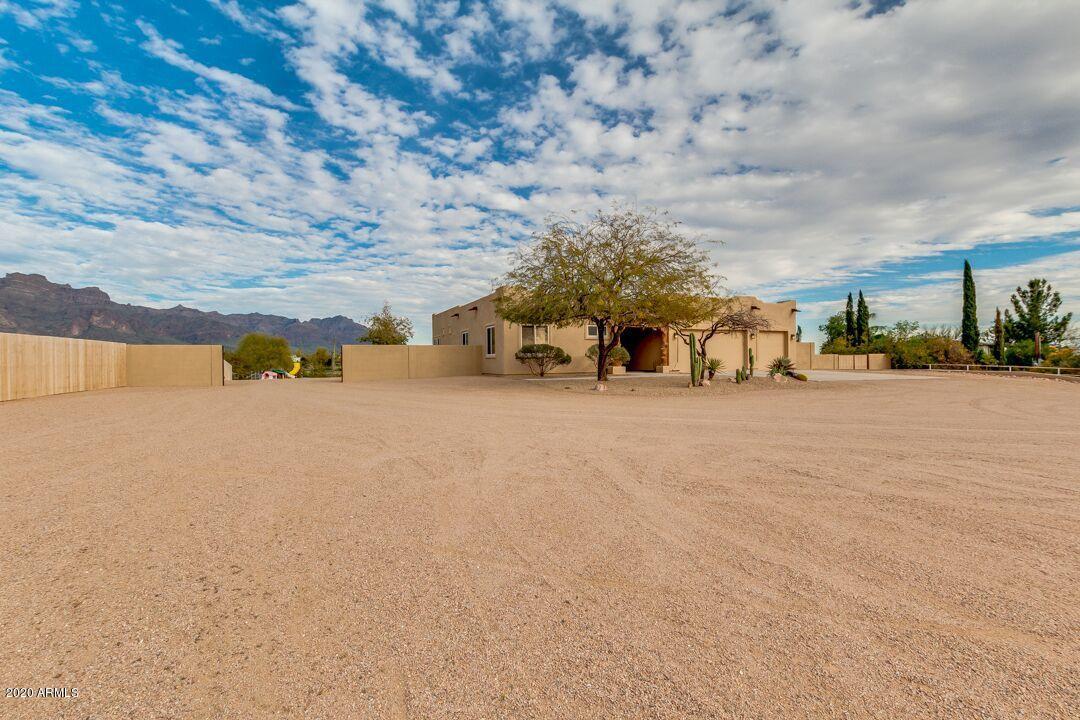 329 South Chaparral Road Apache Junction, AZ 85119 - Photo 2 of 29 C2