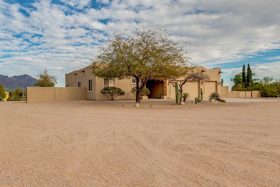 329 South Chaparral Road Apache Junction, AZ 85119 - Photo 3 of 29 C3