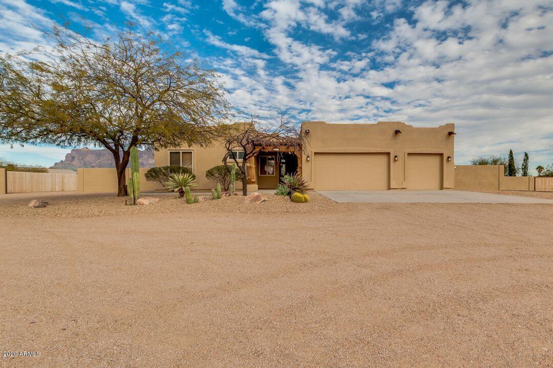 329 South Chaparral Road Apache Junction, AZ 85119 - Photo 4 of 29 C4