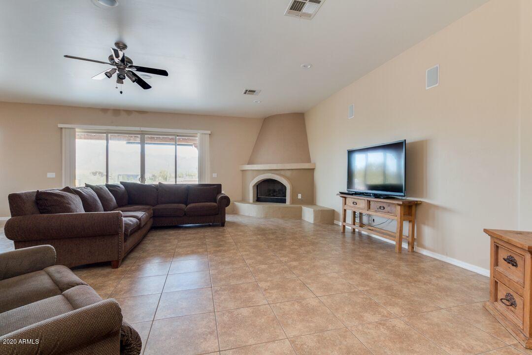 329 South Chaparral Road Apache Junction, AZ 85119 - Photo 10 of 29 C8