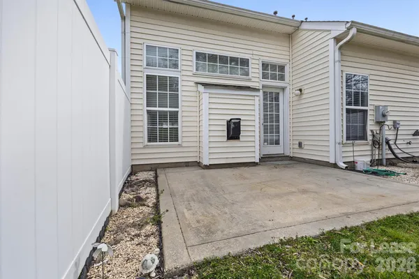 $2,250 | 616 Bayou Circle, Clover, SC 29710