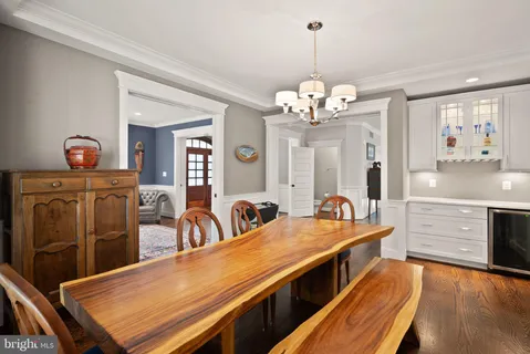 $2,250,000 | 121 Tapawingo Road Southwest, Vienna, VA 22180