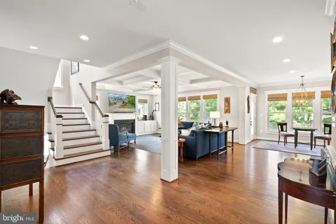 $2,250,000 | 121 Tapawingo Road Southwest, Vienna, VA 22180