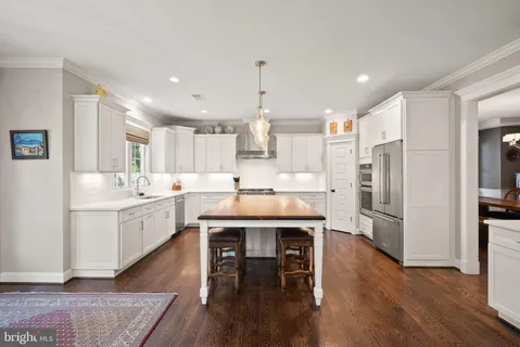 $2,250,000 | 121 Tapawingo Road Southwest, Vienna, VA 22180