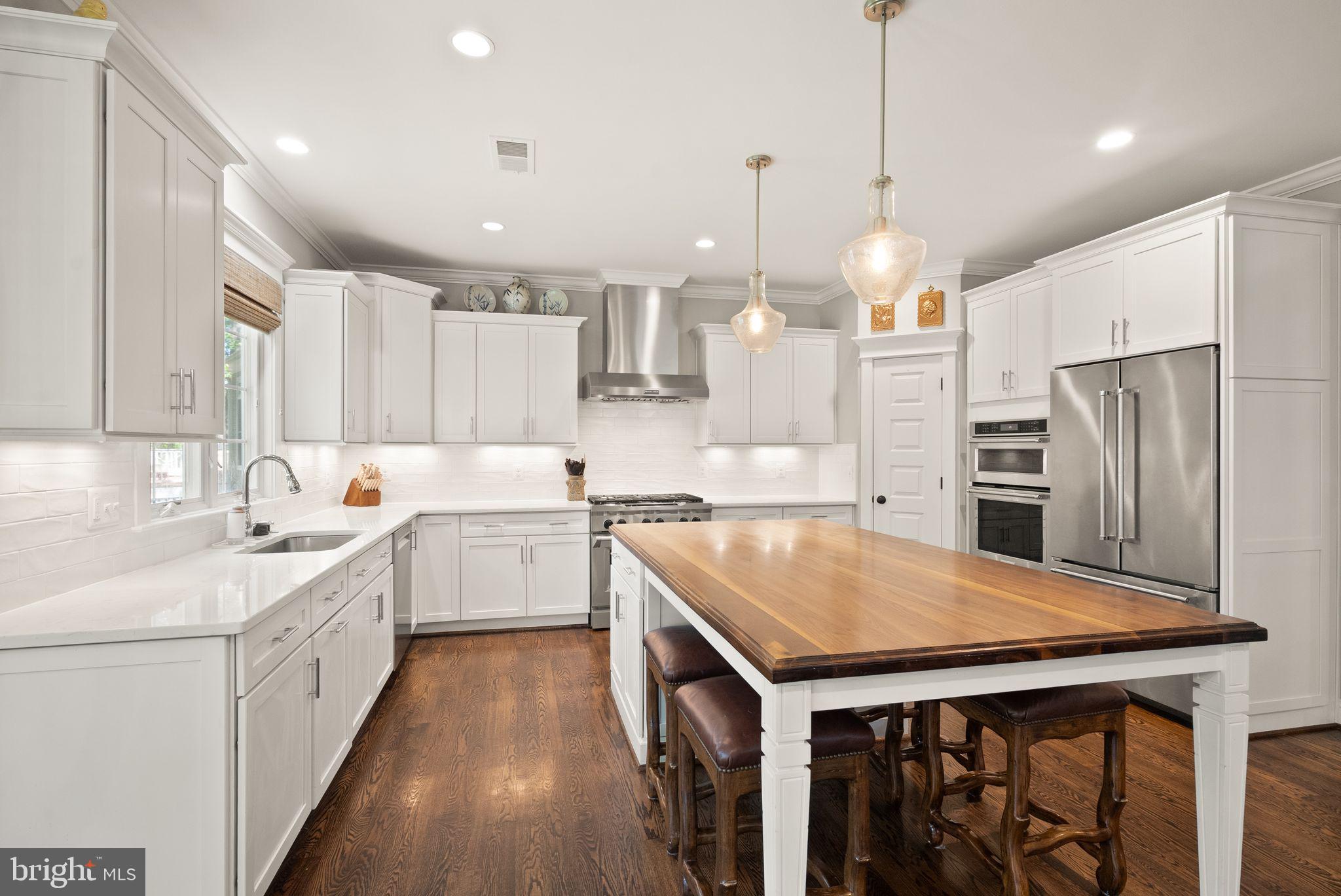 121 Tapawingo Road Southwest Vienna, VA 22180 - Photo 22 of 87