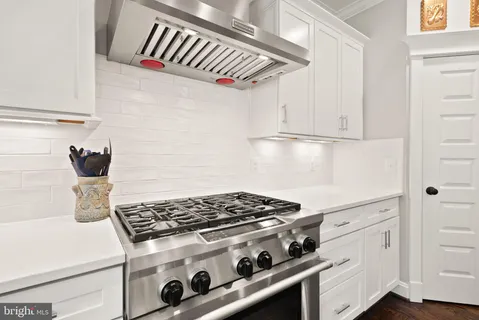 $2,250,000 | 121 Tapawingo Road Southwest, Vienna, VA 22180
