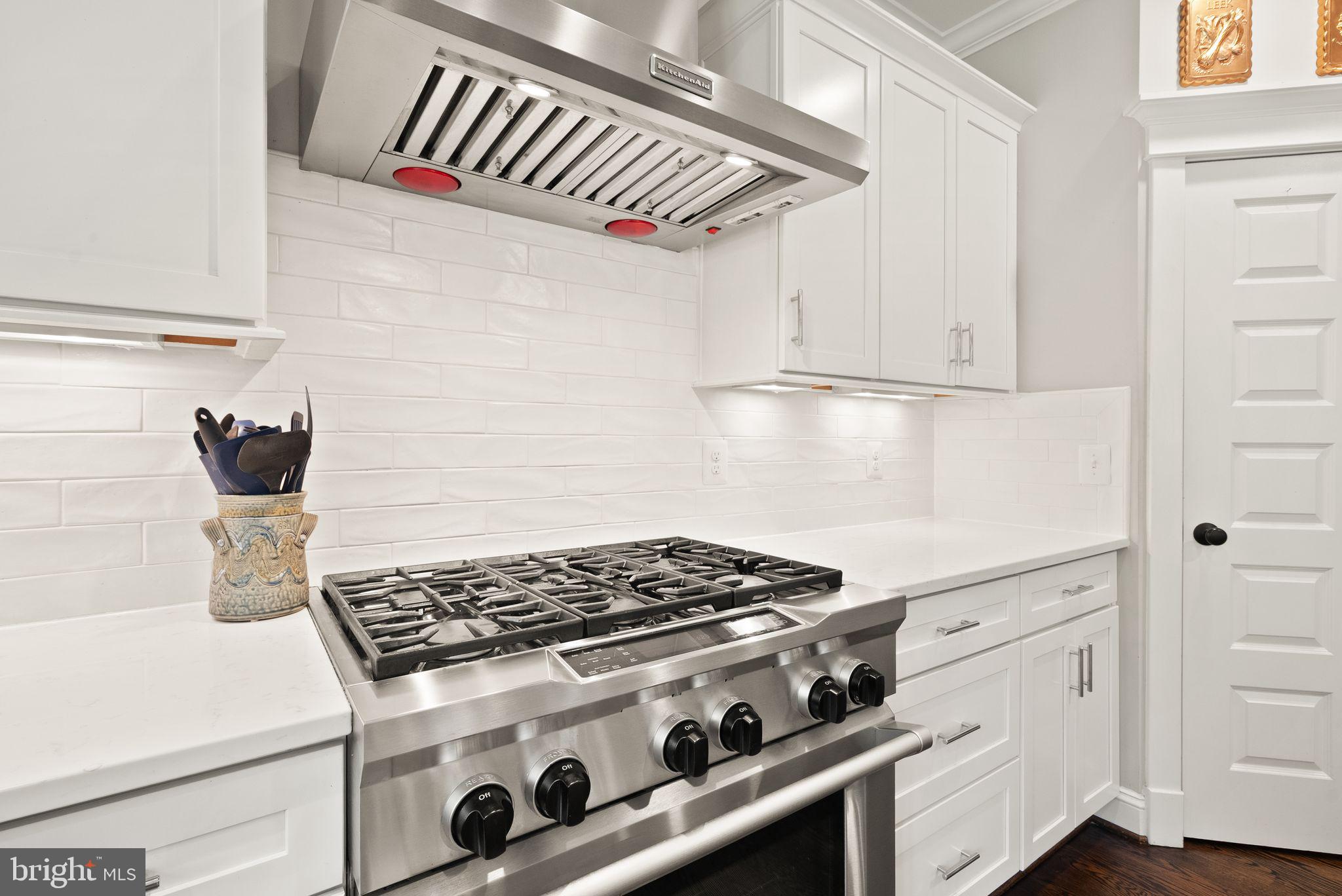 121 Tapawingo Road Southwest Vienna, VA 22180 - Photo 25 of 87