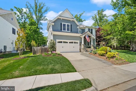 $2,250,000 | 121 Tapawingo Road Southwest, Vienna, VA 22180