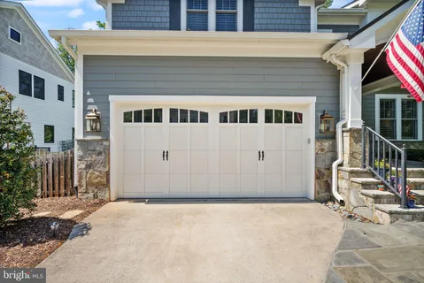 $2,250,000 | 121 Tapawingo Road Southwest, Vienna, VA 22180