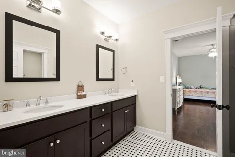 $2,250,000 | 121 Tapawingo Road Southwest, Vienna, VA 22180
