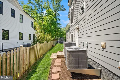 $2,250,000 | 121 Tapawingo Road Southwest, Vienna, VA 22180