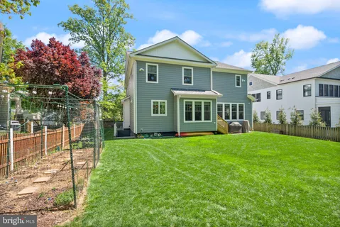 $2,250,000 | 121 Tapawingo Road Southwest, Vienna, VA 22180