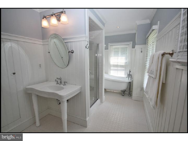264 Leopard Road Berwyn, PA 19312 - Photo 12 of 25 Master Bathroom