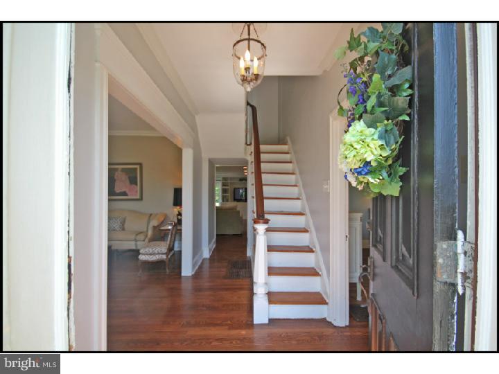 264 Leopard Road Berwyn, PA 19312 - Photo 3 of 25 Foyer