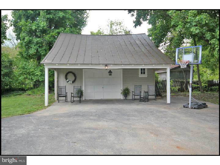 264 Leopard Road Berwyn, PA 19312 - Photo 24 of 25 Garage