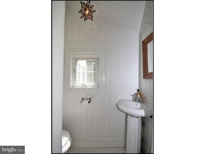 264 Leopard Road Berwyn, PA 19312 - Photo 10 of 25 Bathroom