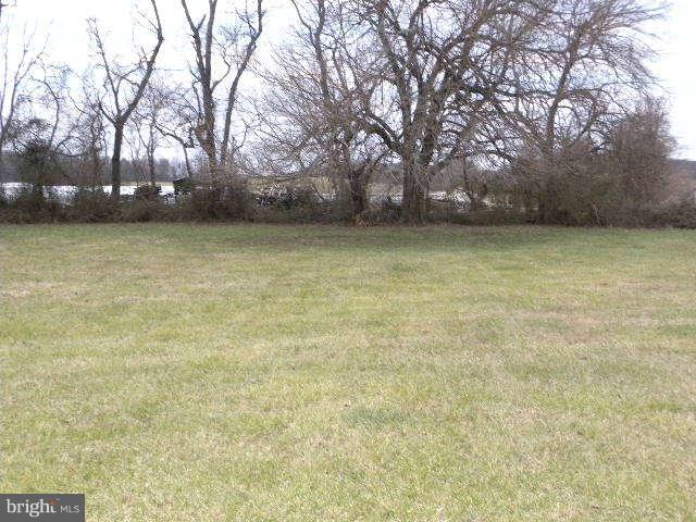 1108 Meredith Lane Davidsonville, MD 21035 - Photo 20 of 24 a view of a yard