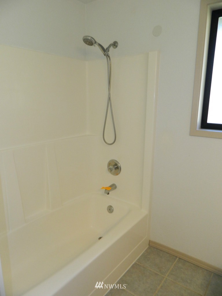 5101 East Rasor Road Belfair, WA 98528 - Photo 8 of 18 Gallery Image 8