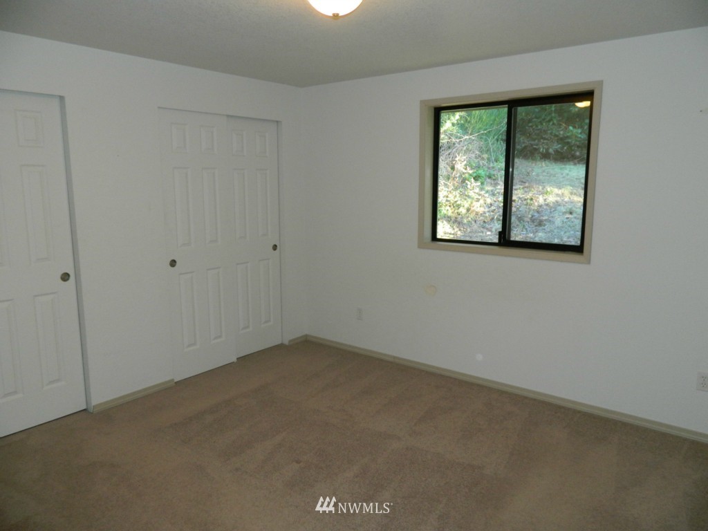 5101 East Rasor Road Belfair, WA 98528 - Photo 9 of 18 Gallery Image 9