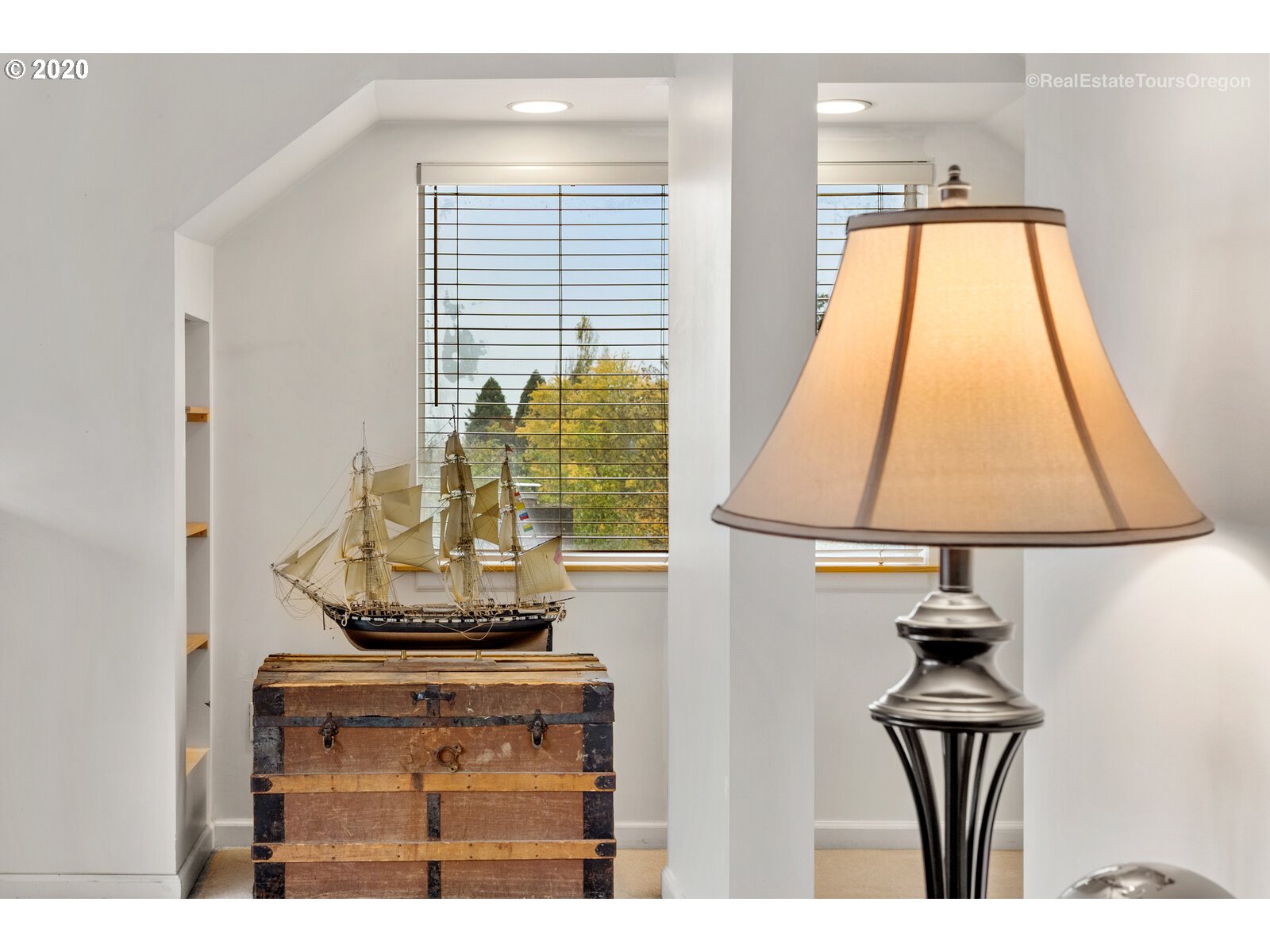 6060 Southwest Taylors Ferry Road Portland, OR 97219 - Photo 15 of 32 Gallery Image 15